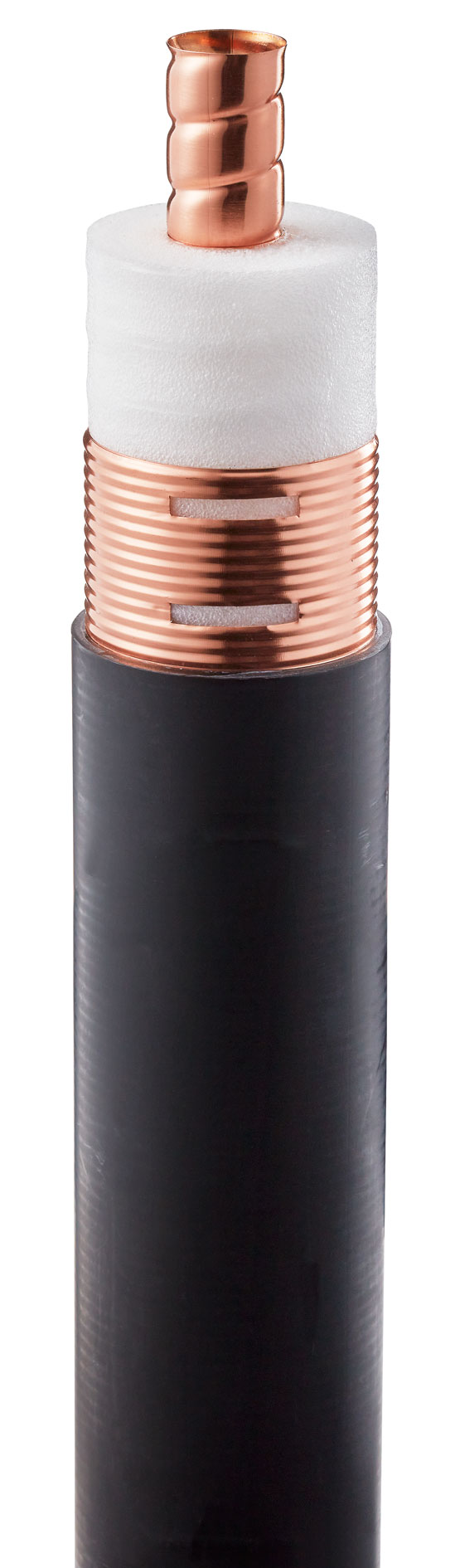 Tuyau en cuivre avec isolation sur fond noir.