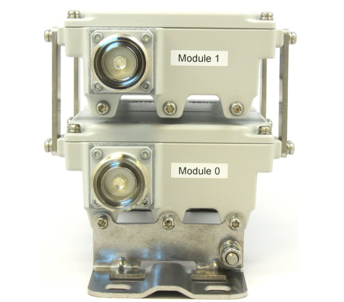 7000-00751264_com_04.jpg Twee gestapelde industriële modules, gelabeld Module 0 en Module 1.