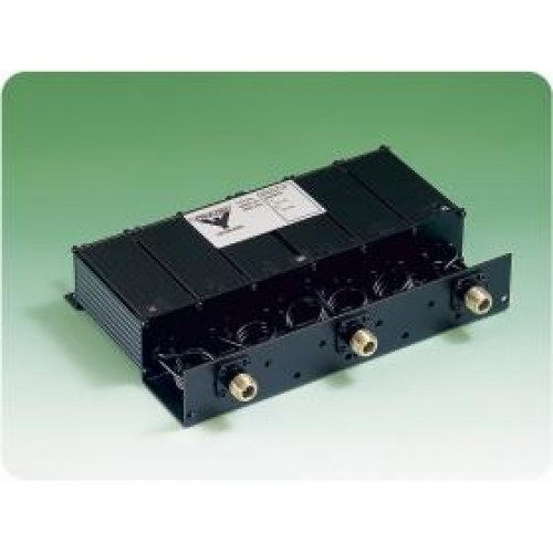 Zwart elektronisch onderdeel met aansluitingen op groene achtergrond.