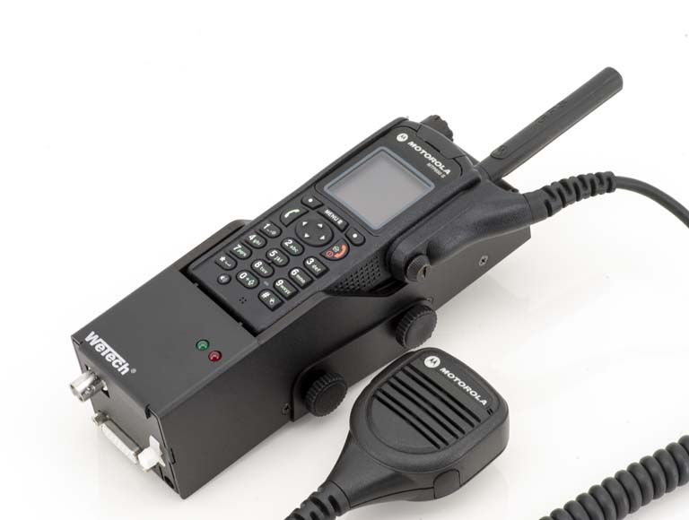 Appareil radio avec micro et clavier, noir.