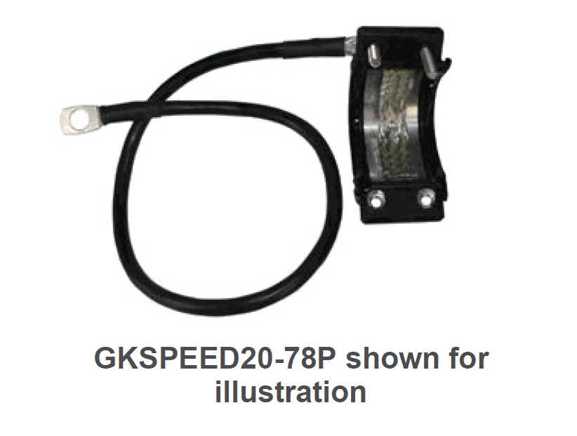 Zwart kabel met metalen klem en isolatiering.