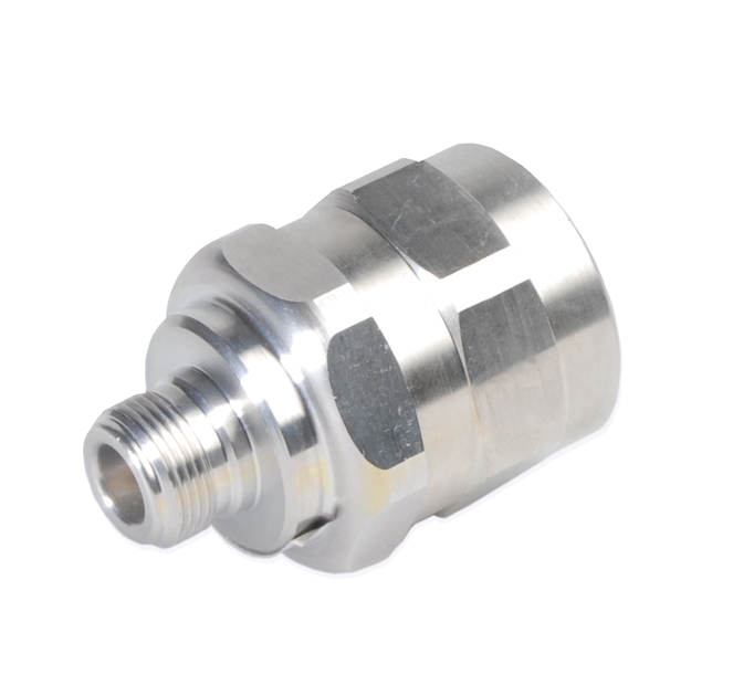 Metalen adapter met buitendraad, cilindrische vorm.