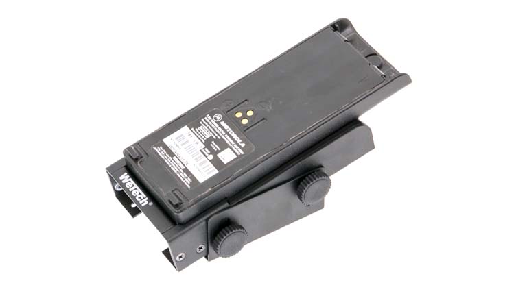 7000-00751727_wem_01.jpg Elektrische rolstoelbatterij met houder en twee knoppen, zwart ontwerp.