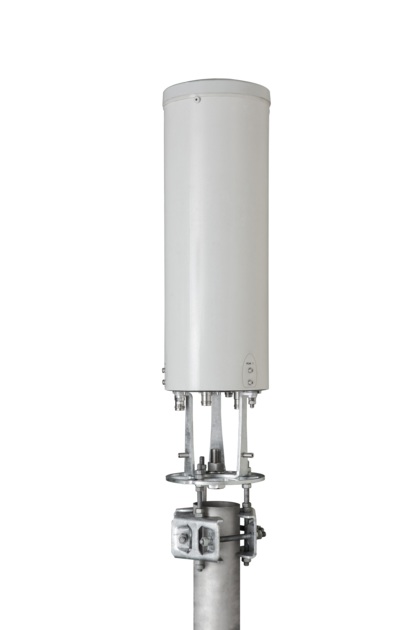 Cilindrische mobiele antenne op metalen paal gemonteerd.