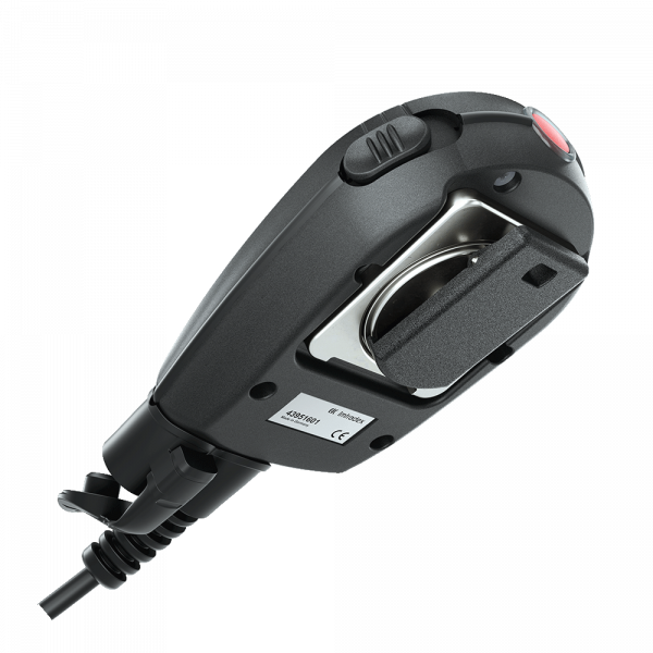 Handmicrofoon met zwarte kabel en volumeregelaar.