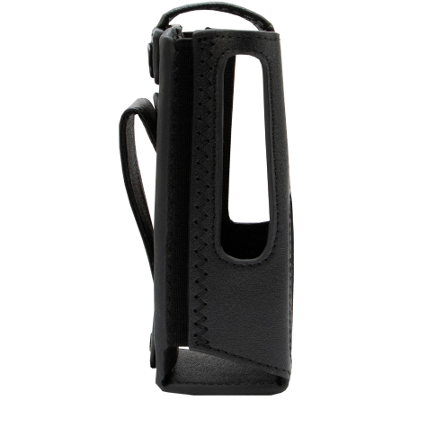 Étui en cuir noir avec fente latérale et boucle de ceinture.