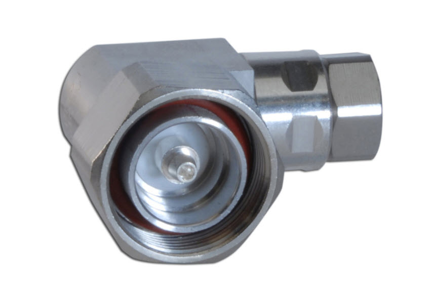 Adaptateur métallique avec connecteur angulaire et filetage.