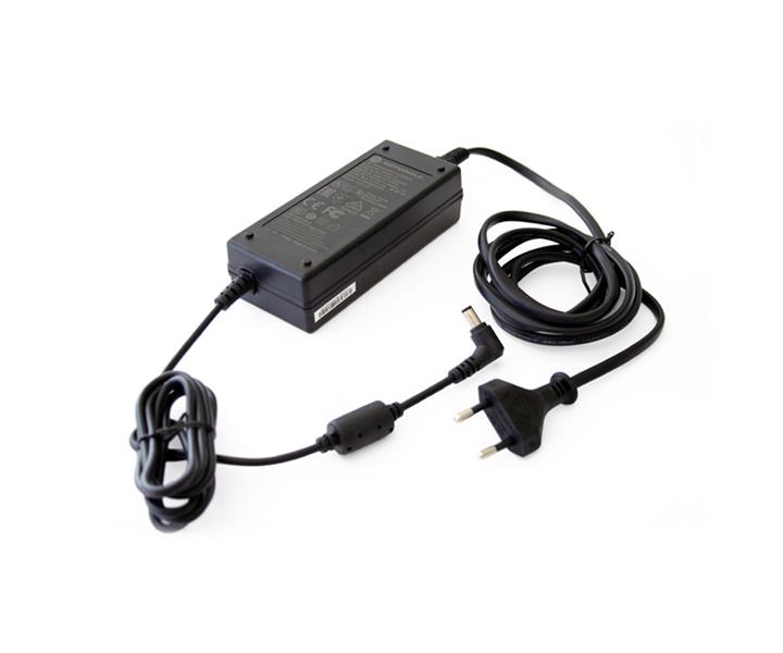 7000-00414400_mot_01.jpg Zwarte adapter met snoer en stekker, onopgerold.