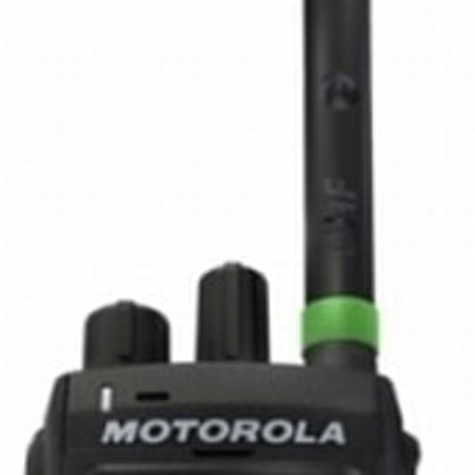Portofoon met antenne en 'Motorola'-label.